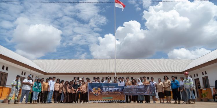 Safety Goes to School, Harita Nickel Ajak Siswa SMA Tunas Muda Desa Kawasi Terapkan Budaya K3