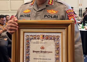 Dua Tahun Bertugas di Polda Malut, Kombes Pol. Michael Irwan Thamsil Sabet 2 Penghargaan dari Mabes Polri