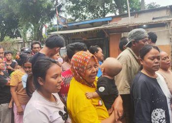 Karyawan Indotan Group Jakarta Berbagi Pakaian Layak Pakai untuk Fakir Miskin