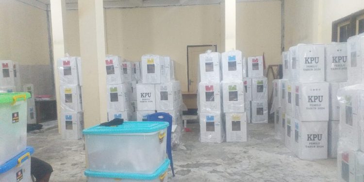 Terkendala Cuaca, Kotak Suara Kecamatan Lolut Belum di Distribusi ke 12 Desa