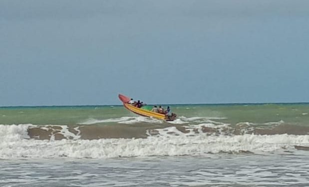 Potret Perjuangan Personel Pam TPS Amankan Kotak Suara di Mangoli Barat