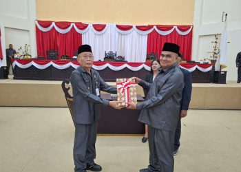 Bupati Frans Manery Serahkan LKPJ ke DPRD Halut