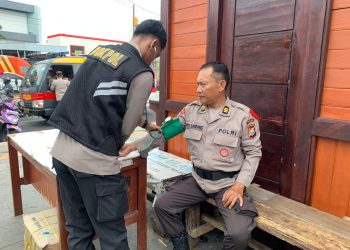 Pastikan Kesehatan Personel Operasi Ketupat Kie Raha 2024 Biddokkes Rutin Periksa Kesehatan di Lapangan