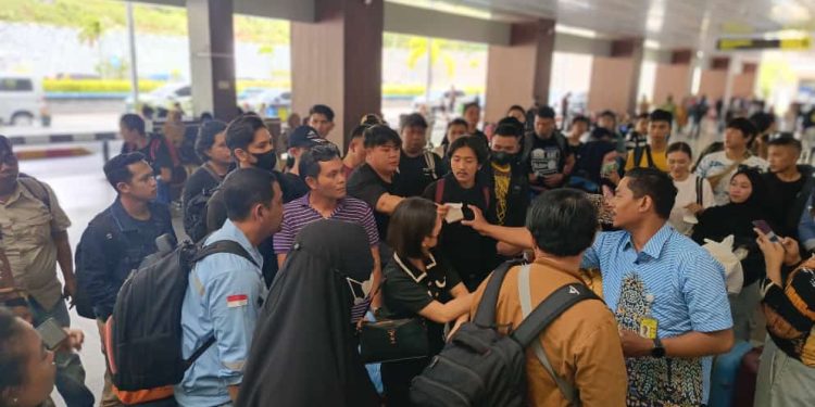 Gunung Erupsi di Sulut, Seluruh Penerbangan Wings Air Ternate-Manado Ditutup