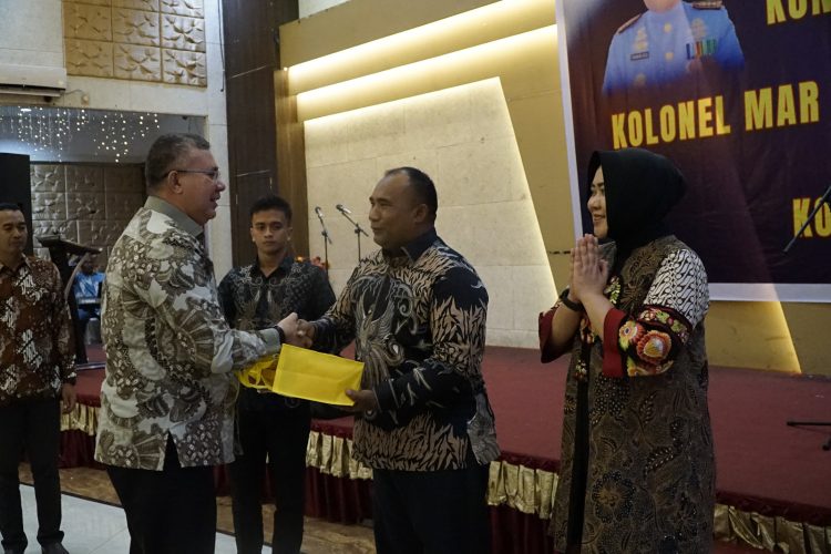 Wakili Plt Gubernur, Sahli Ekeubang Hadiri Pisah Sambut Danlanal Ternate