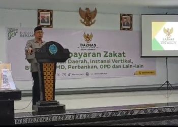 Wali Kota Salurkan Zakat ke Baznas Ternate
