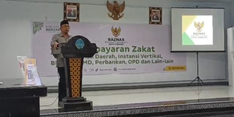 Wali Kota Salurkan Zakat ke Baznas Ternate