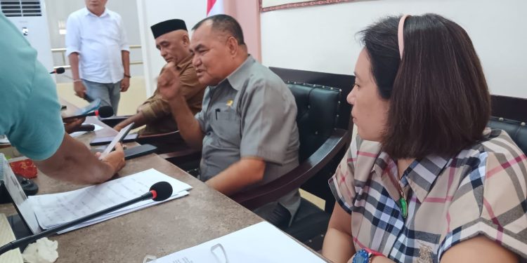 Banmus DPRD Halut Patahkan SK Gubernur Tentang PAW Dua Legislator Partai PKP