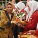 Ketua TP PKK Malut Serahkan Santunan ke Anak Asuh Panti Budi Sentosa dan Rumah Sejahtera