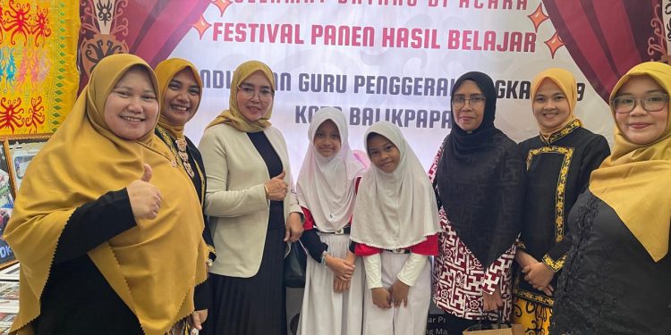 Corak Batik Kaltim dalam Lokakarya Festival Panen Hasil Belajar CGP Angkatan 9 Kota Balikpapan