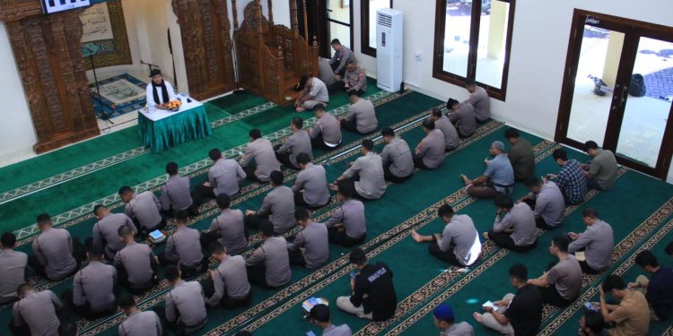 Polda Malut Gelar Binrohtal Sebagai Sumber Keteguhan Mental Personel Polri
