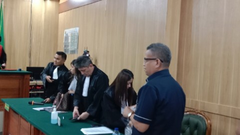 Bacakan Pledoi, PH Terdakwa Stevi Thomas Minta Keringanan Hukuman