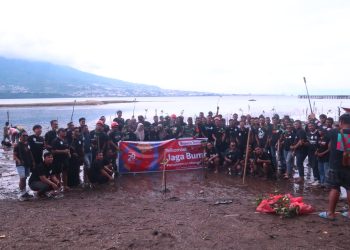 Telkomsel Ternate Maknai HUT Telkomsel ke-29 dengan Program CSR Jaga Bumi Penanaman Pohon Mangrove