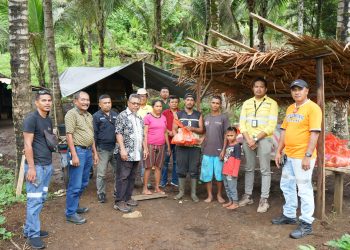 NHM Kembali Sambangi Pengungsi Gunung Ibu untuk Distribusikan Sembako