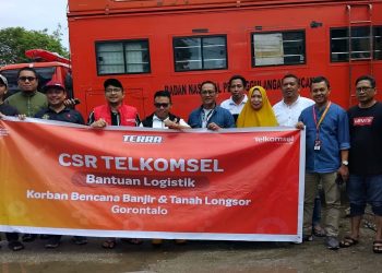 Telkomsel Salurkan CSR Bantuan Logistik untuk Korban Banjir dan Tanah Longsor di Gorontalo
