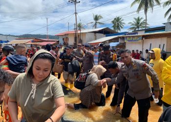 Banjir Melanda Halteng, Tim TNI/Polri dan BPBD Dikerahkan Evakuasi Korban Banjir