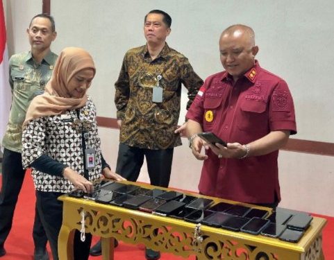 Perangi Judi Online, Kakanwil Kemenkumham Malut Sidak Ponsel Pegawainya