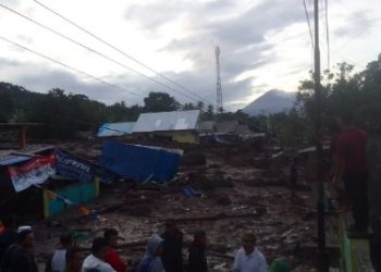 Breaking News : Banjir Bandang di Ternate 3 Orang Dilaporkan Meninggal, Lainnya Masih Dalam Pencarian