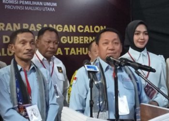 Aliong Mus – Sahril Taher Resmi Daftar ke KPU Malut
