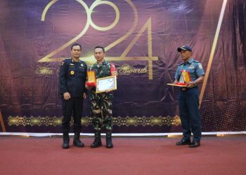 Korem 152/Baabullah Raih Penghargaan dari Bea Cukai