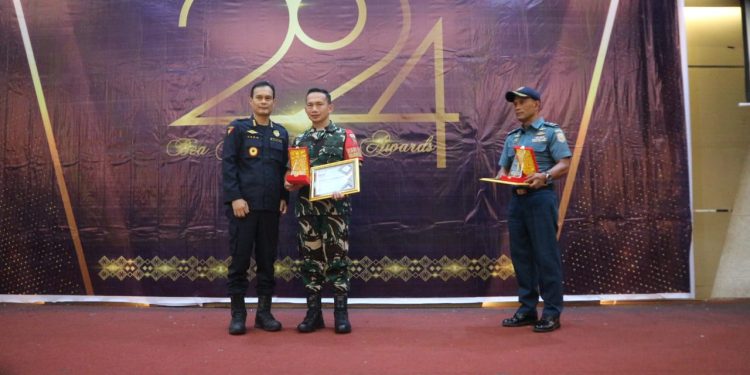 Korem 152/Baabullah Raih Penghargaan dari Bea Cukai