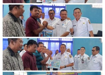 PJ Bupati Halteng Serahkan Bantuan Perahu Fiber dan Mesin Untuk Nelayan