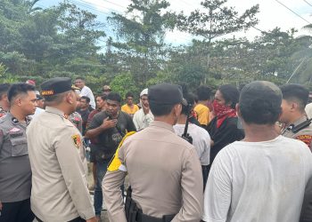 Kapolres Halteng pimpin langsung Pengamanan Aksi Boikot jalan di desa Lukulamo