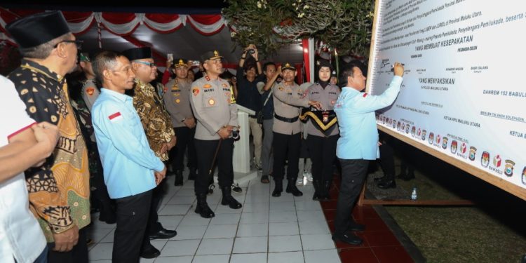 Deklarasi Damai, Kapolda Malut Ajak Semua Pihak Jaga Demokrasi yang Sejuk dan Damai dalam Pilkada 2024