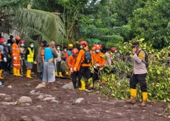Breaking News : Tim Sar Gabungan Temukan Korban Terakhir Banjir Bandang Ternate