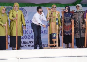 Pj Sekprov Mengajak Kader PKK Untuk Terus Bergerak Aktif dan Inovatif