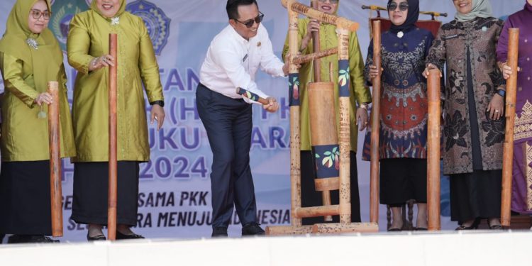 Pj Sekprov Mengajak Kader PKK Untuk Terus Bergerak Aktif dan Inovatif