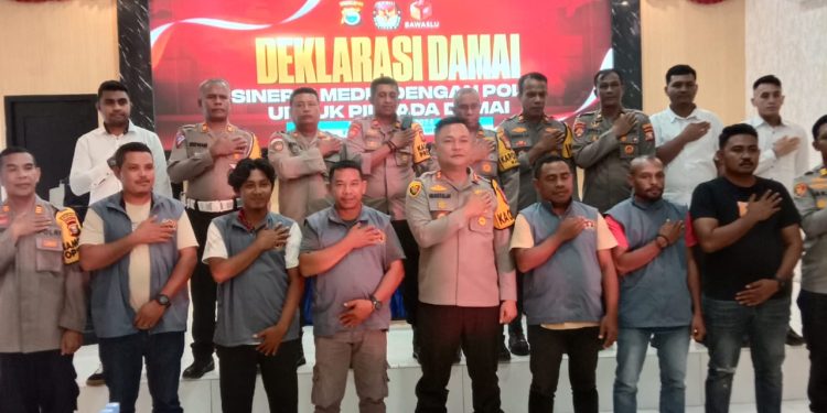 Wujudkan Pilkada Damai, Polres Haltim Gelar Deklarasi Damai dengan Media