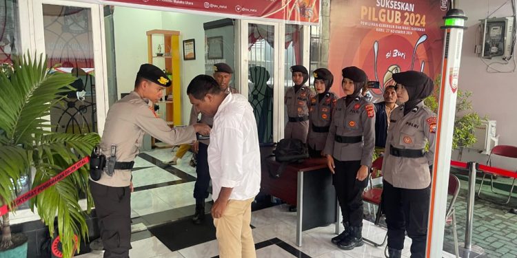 Polri Amankan Pendaftaran Cagub Nomor Urut 4 di KPU Malut