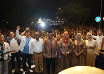 Resmi Ditutup Pj Gubernur, Euforia Puncak Festival Literasi Maluku Utara Hadirkan D’Masiv