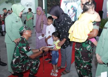 Pangdam XV/Pattimura Salurkan Bantuan ke Anak Stunting di Ternate