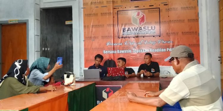 Warga Wasile Selatan Laporkan Dugaan Pelanggaran Tim Sukses Ubaid-Anjas