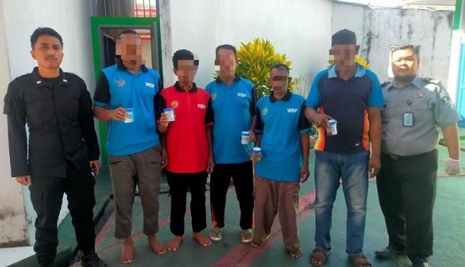 Deteksi Dini, Narapidana dan Petugas Lapas Sanana Kemenkumham Malut Tes Urine