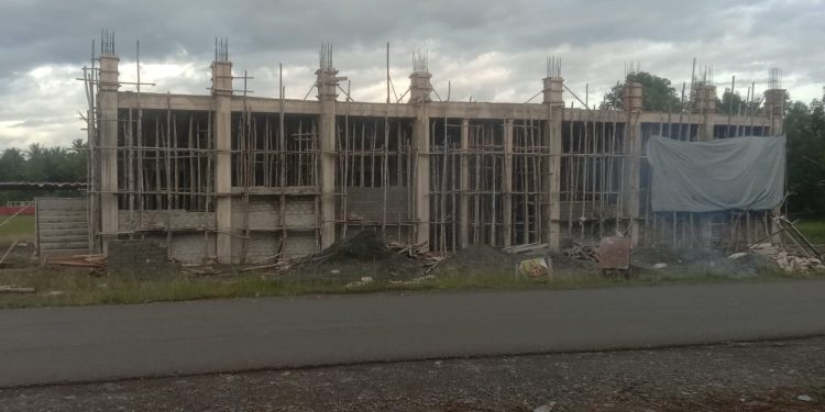 Proyek Tribun Lapangan Sepak Bola Mancalele Terbengkalai, Anggaran Rp 2,3 Miliar Disorot