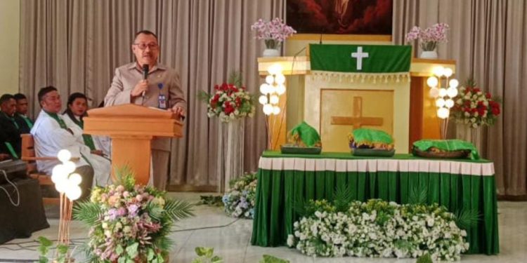 Wakili Bupati, Staf Ahli Bidang Pemerintahan Hadiri Pentahbisan Gereja