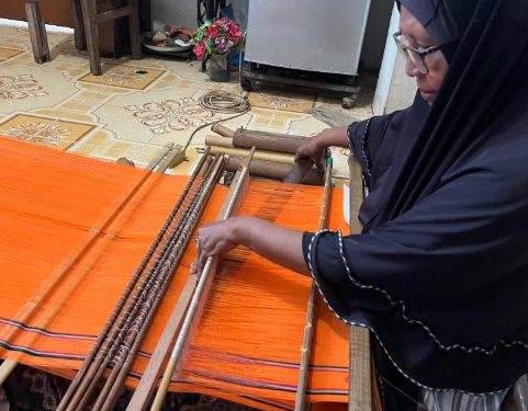 Tenun Koloncucu Didorong Kemenkumham Malut Menjadi Indikasi Geografis
