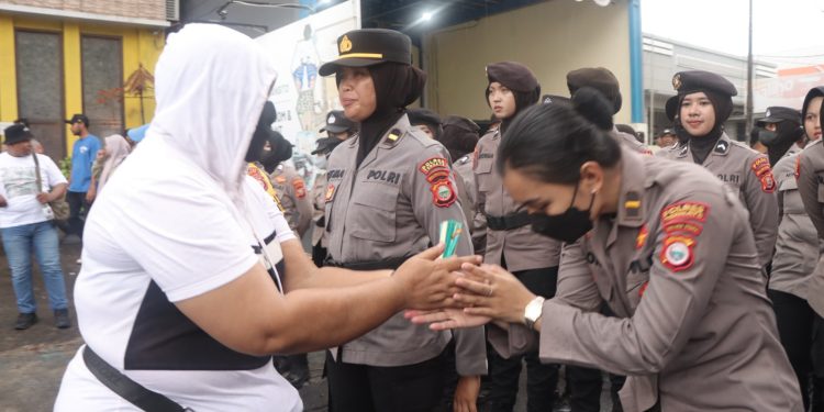 Polres Ternate Jaga Keamanan dengan Pendekatan Humanis, Aksi Unjuk Rasa Berjalan Tertib