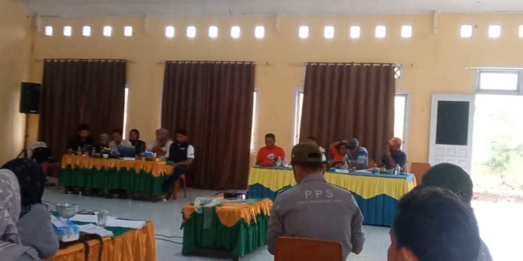 Saksi Paslon Farrel-Jadi Walk Out dari Pleno PPK di Halmahera Timur