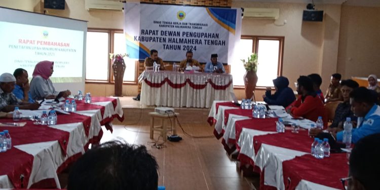 Dewan Pengupahan Halteng Bahas Penetapan UMK 2025