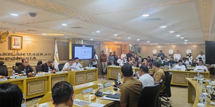 Rapat Kerja Komite I Bersama Kemendagri