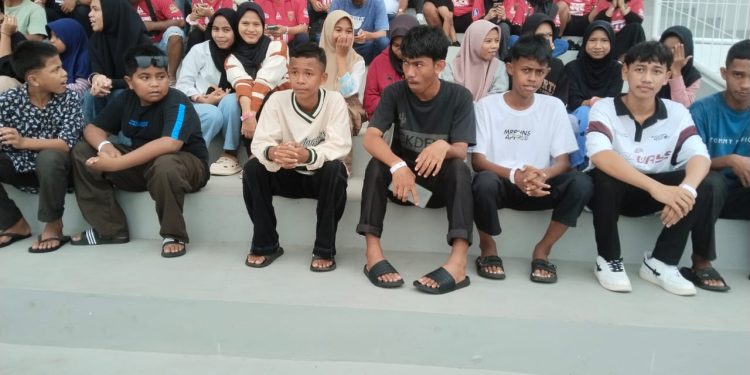 Malut United Berbagi Kebahagiaan di Stadion Gelora Kie Raha