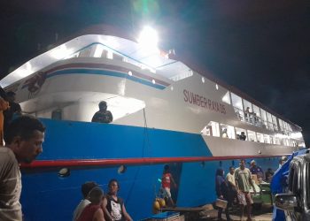 Warga Keluhkan Soal Biaya Pengiriman Barang di Kapal Sumber Raya 05