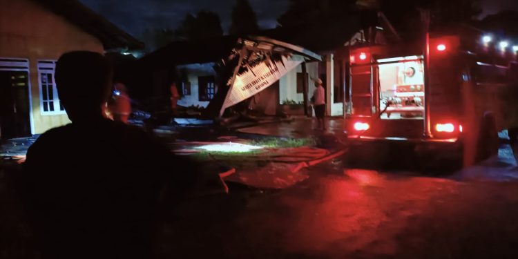 Satu Rumah Ibadah dan Dua Rumah di Lahap Sijago Merah