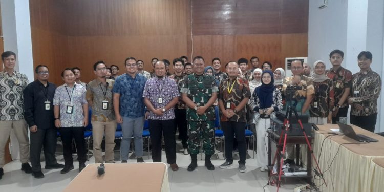 Tingkatkan Mental Ideologi Dandim Memberikan Materi Wasbang Di KPP Pratama Tobelo
