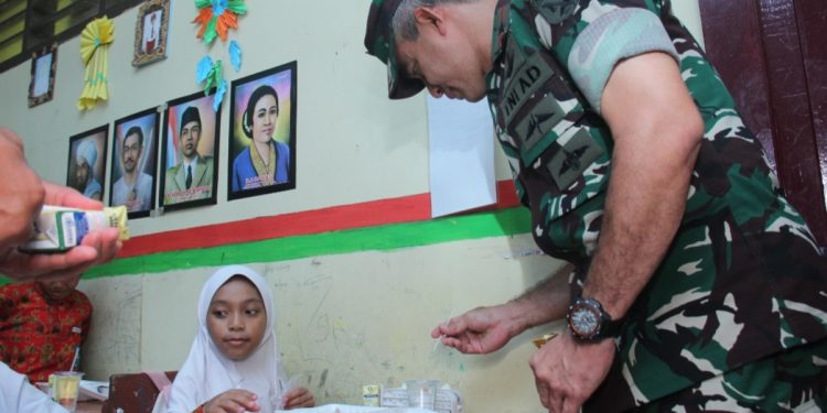Forkopimda Malut dan Danrem 152/Baabullah Uji Coba Program Makan Gratis untuk Siswa