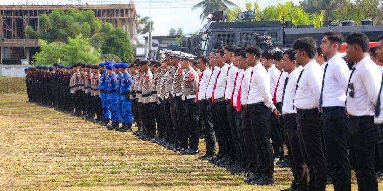 Kapolda Malut Pimpin Apel Gelar Pasukan Operasi Lilin Kieraha 2024 untuk Amankan Natal dan Tahun Baru